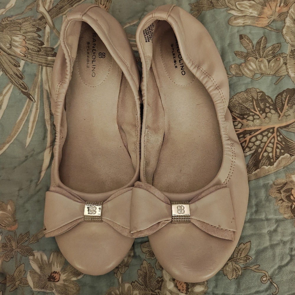 Women's Bandolino Pale Pink/Nude Ballet Flats/Slippers Sz 5.5M Elastic Heel